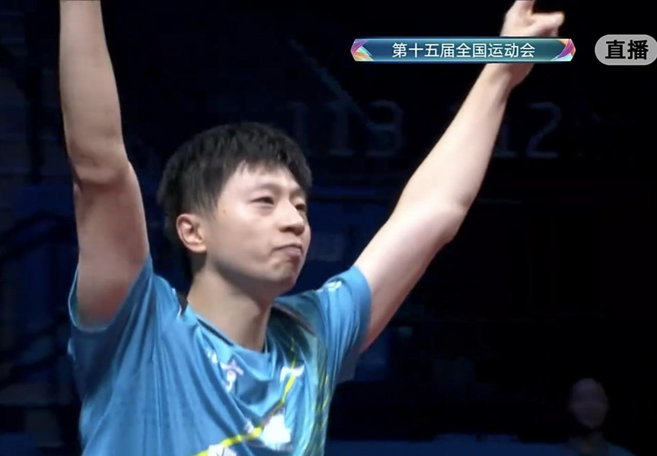全运会男乒团体决赛，马龙3-0周恺拿下关键盘，北京2-1上海！北京时间2025年