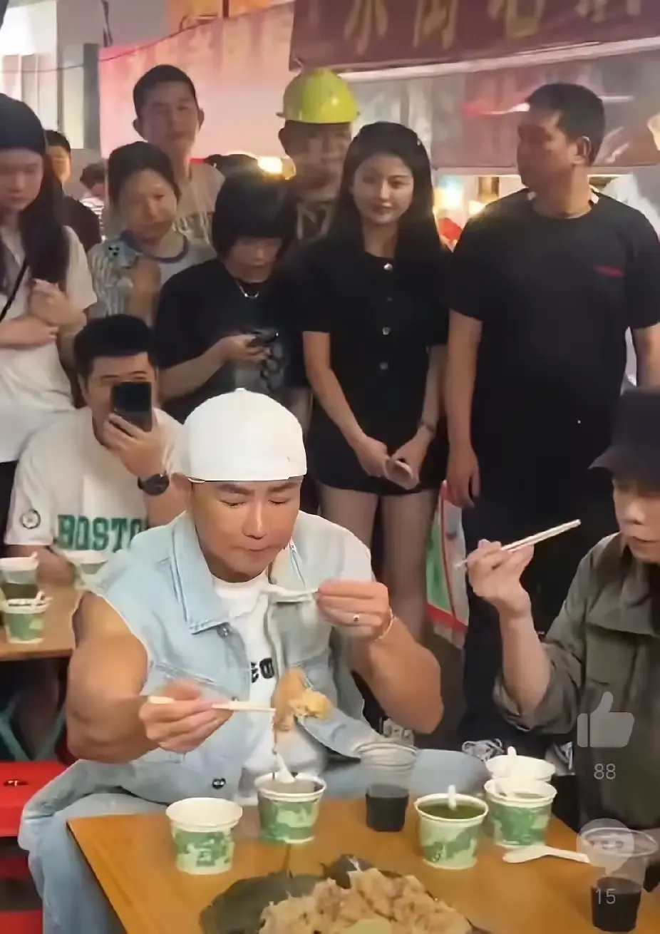 好家伙，一个明星竟然有这么大的排场吗？
