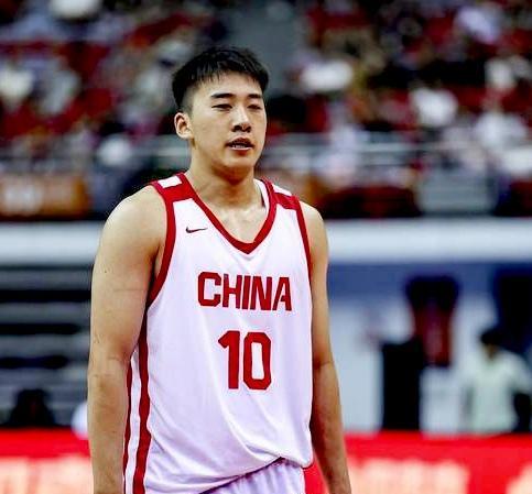 王俊杰效应势必会对中国男篮的年轻一代产生影响！
王俊杰于今年7月暑假期间随队参与
