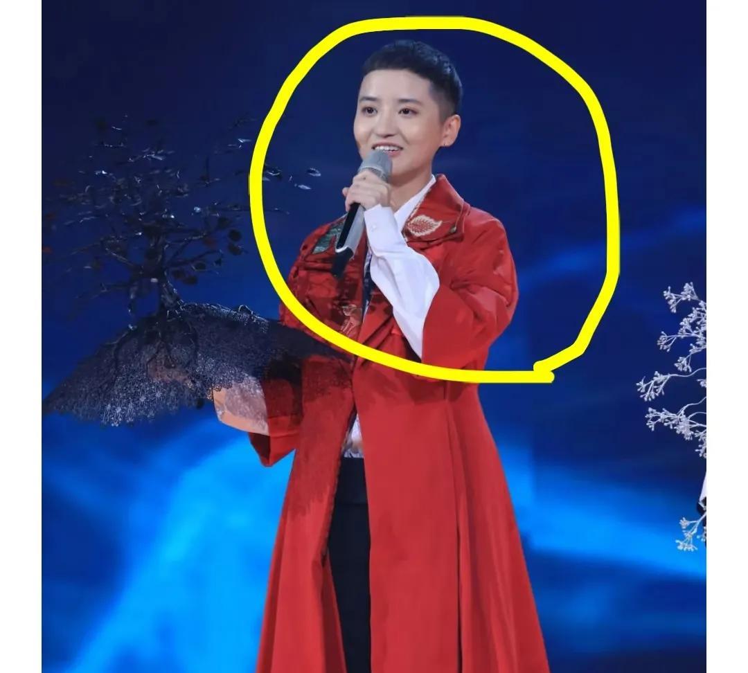 我奶奶不认识蒋一侨？
我给她看照片，我说这个女孩子长相怎么样？我奶奶说，长的很标