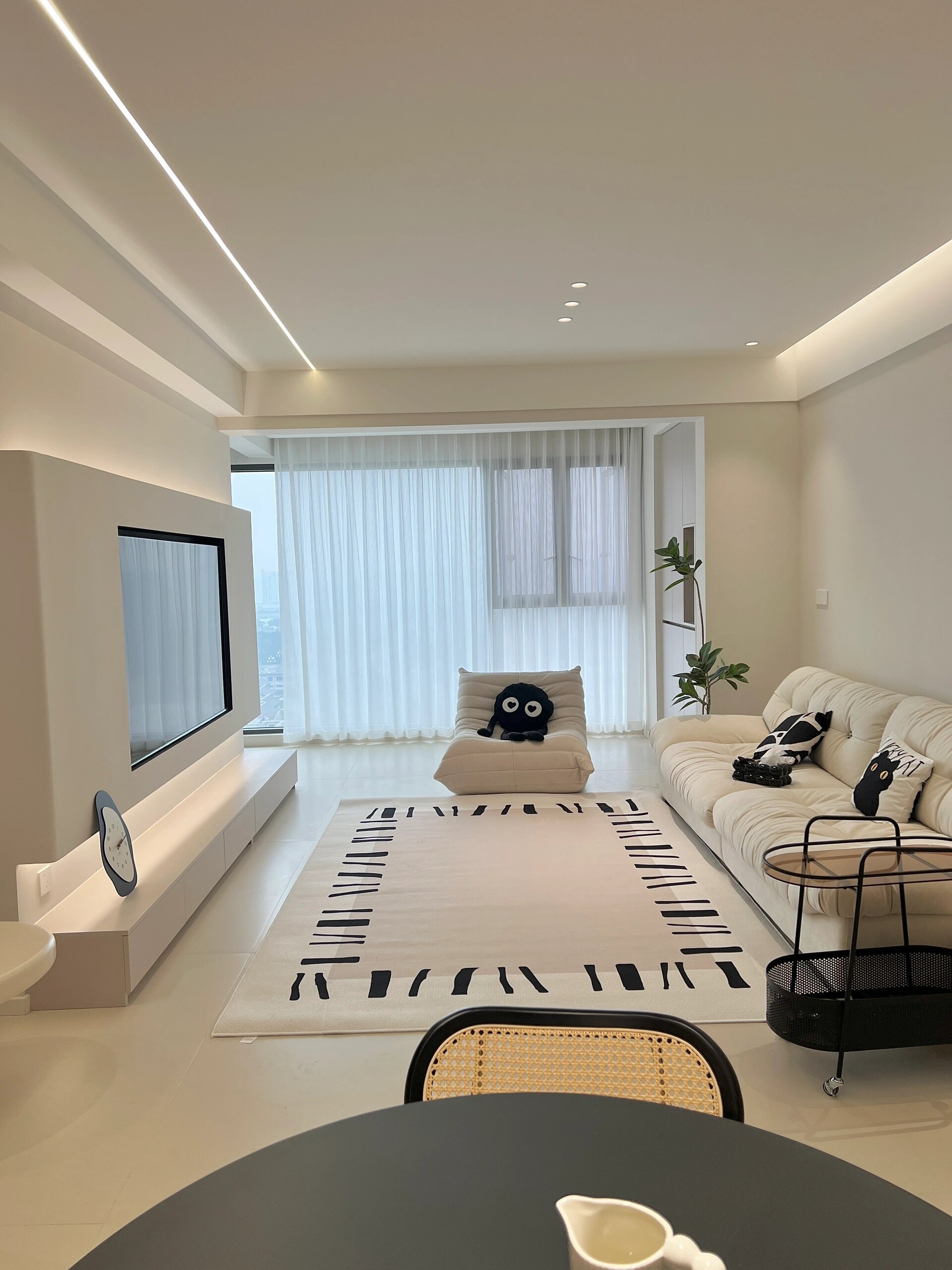 2026年想招财进宝？也许好运就藏在你家客厅的“留白”里。🍀
老一辈常说“家中