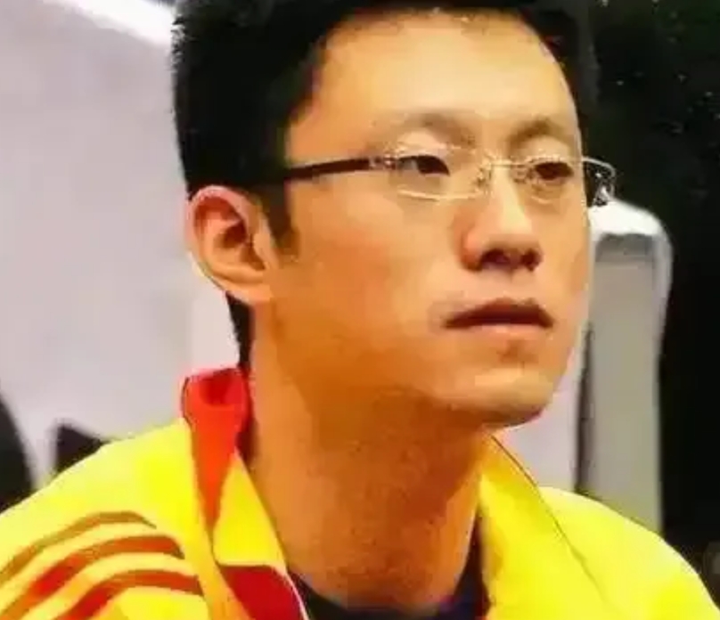 张籽萱一战成名，袁灵犀首秀翻译
关心中国女排的球迷们都知道，新一届女排教练组没有