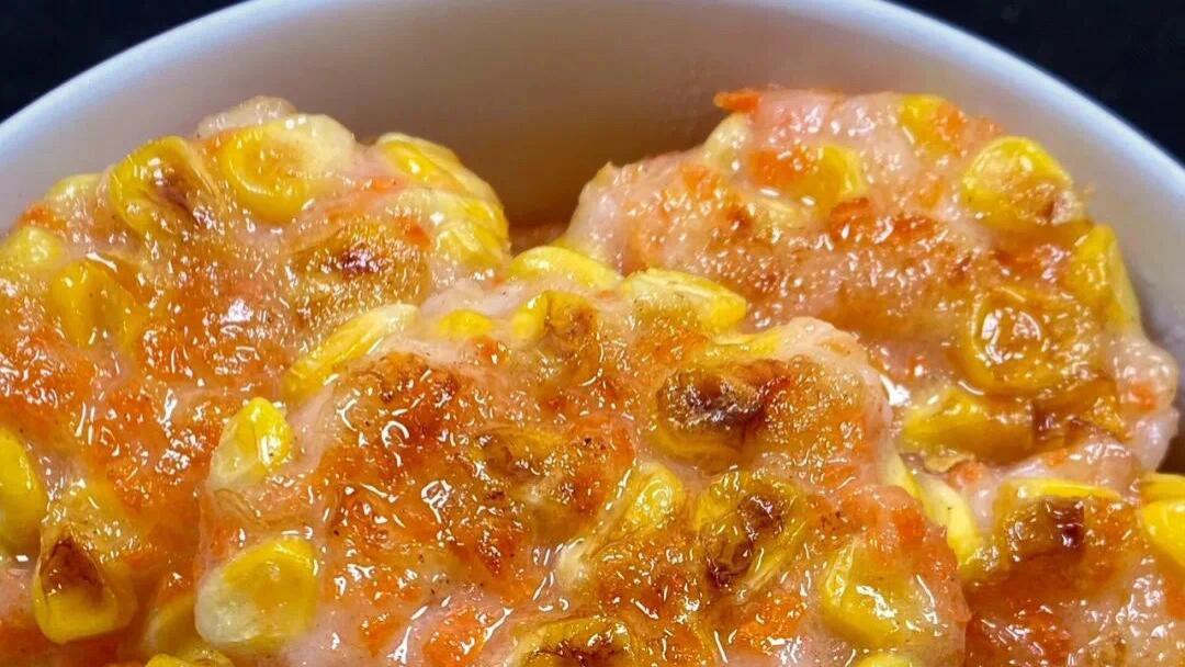 玉米虾滑饼：金黄酥脆的海洋小太阳