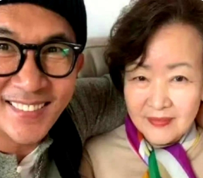 具俊晔妈妈等亲属前往东京送大S最后一程，折腾了一个月，大S这个事儿也算是尘埃落定