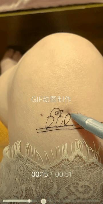 女子有才，寥寥几笔写出了江湖深浅；
女子有艺，纤仟几画绘出了美丽向往；
女子有情
