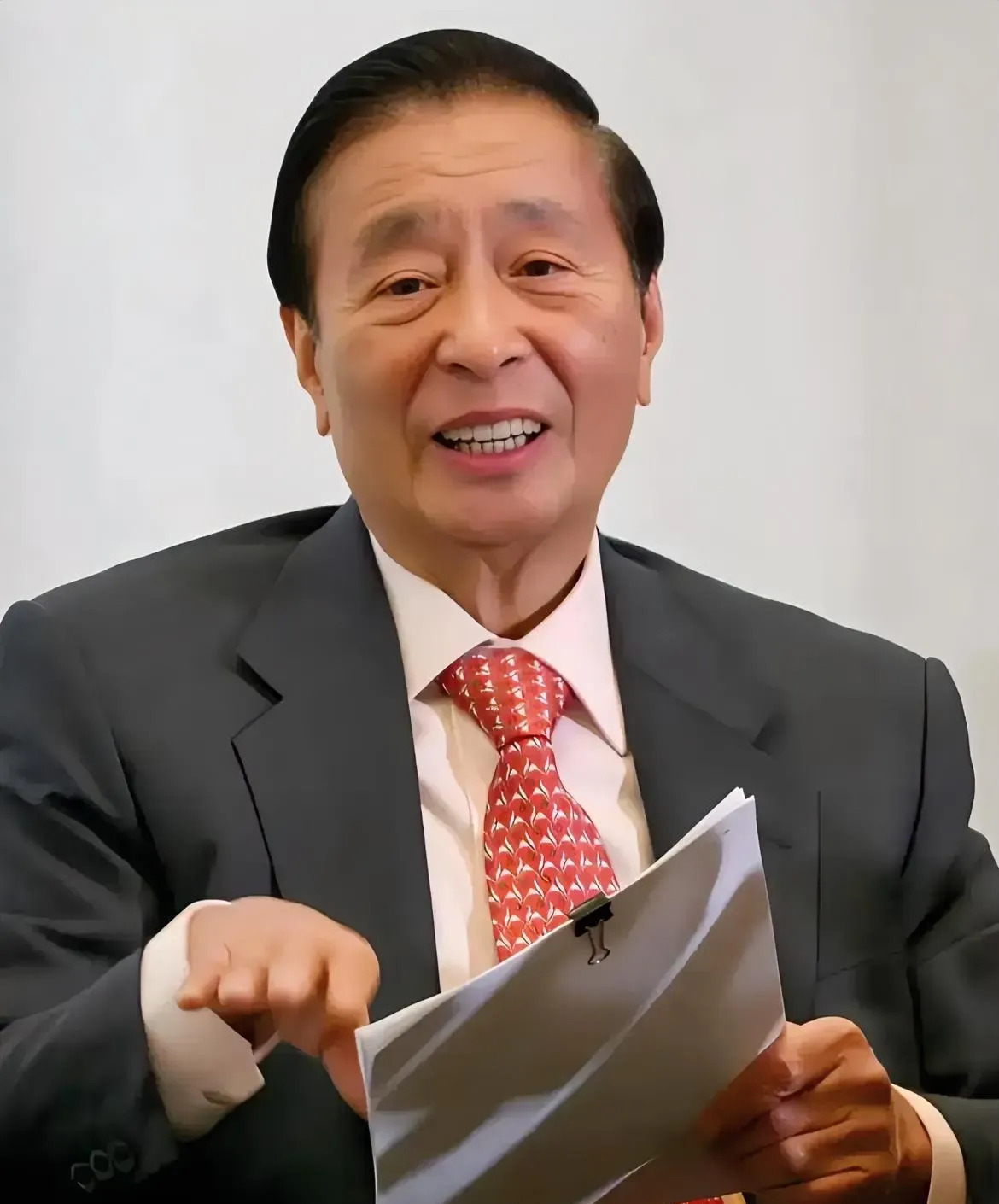 豪门试管孙与财产分配











李兆基家族的继承故事比电视剧还精彩！