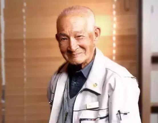 “如果中国的沙漠不变绿，我就从日本最高的楼上跳下去！”1990年，83岁日本老人