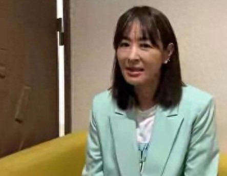 贾永婕证实具俊晔暴瘦原因，称其每天跑去金宝山，舍不得与妻子分开。
 
大s一段荒