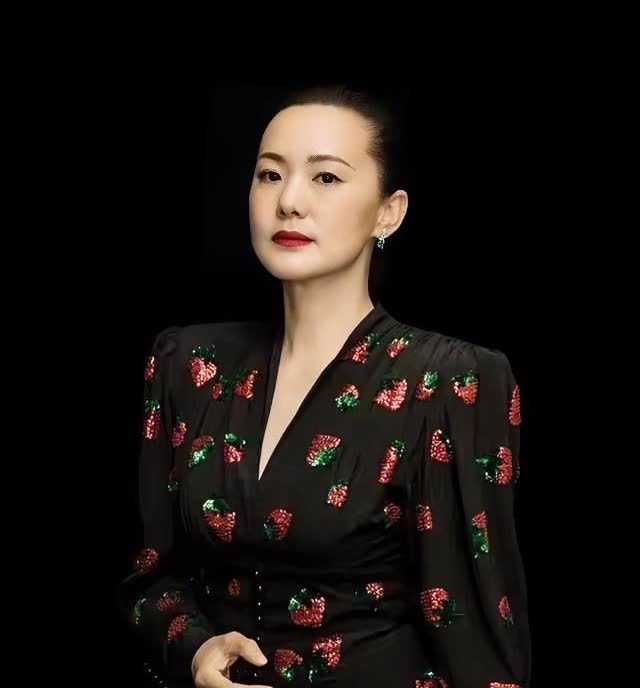 她陪伴陈道明8年，2亿身价不求名分，转身嫁王菲初恋成人生赢家。