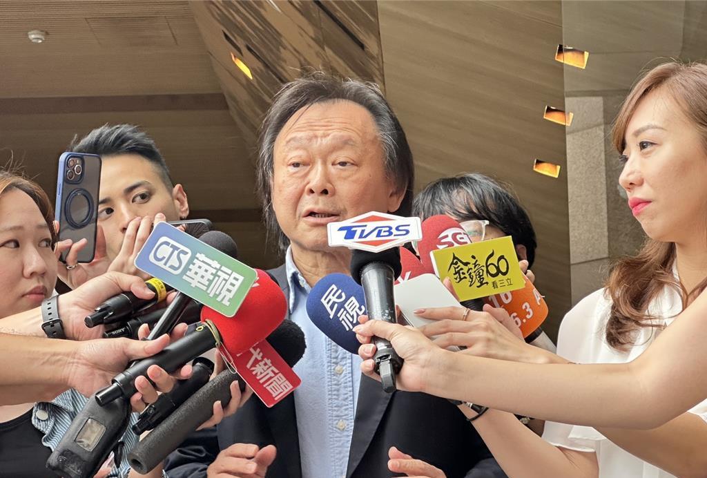 质询金句被大陆网友改编在网上爆红，王世坚看完反应曝光
民进党立委王世坚在质询的金