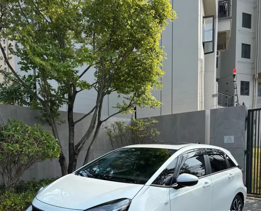 本田飞度省油吗？[抠鼻]
同事有台新款飞度，明天通勤20km左右，不过有6km