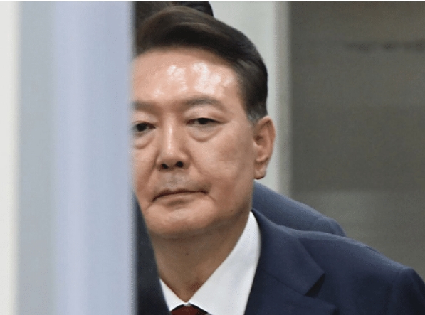尹锡悦拘捕审查结束，用时6小时40分钟…目前在首尔看守所等待结果
尹锡悦前总统的