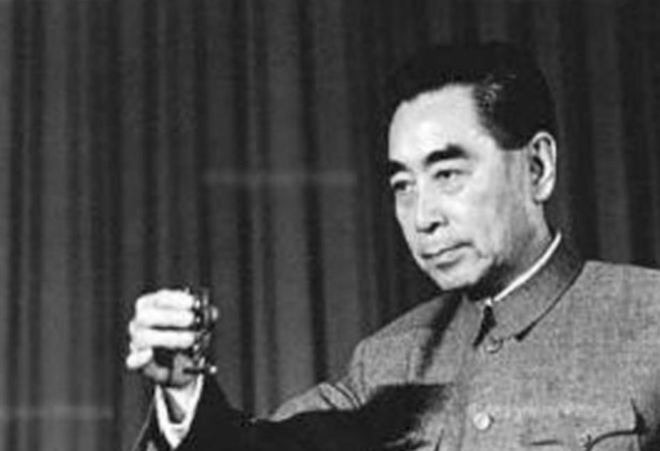 1971年，周总理突然得知，一外宾顺手牵羊，将我们的国宝装进自己的包里。碍于情面