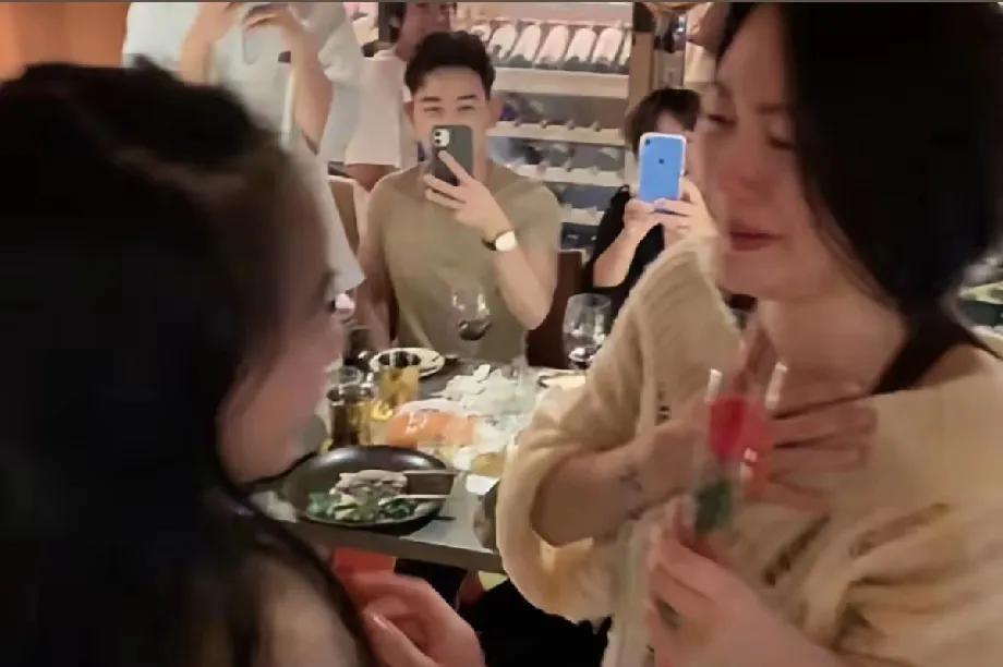 小S发文，我二女兒生日竟然送了我一朵康乃馨，因爲她說沒有我就沒有她!我是何德何能
