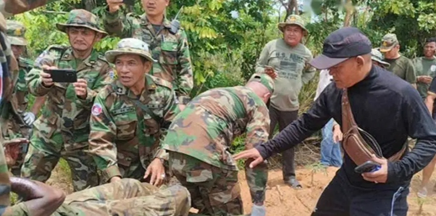 国产防空武器击落泰国iconF16？柬埔寨又带了一波货？
 
泰柬边境爆发冲突后