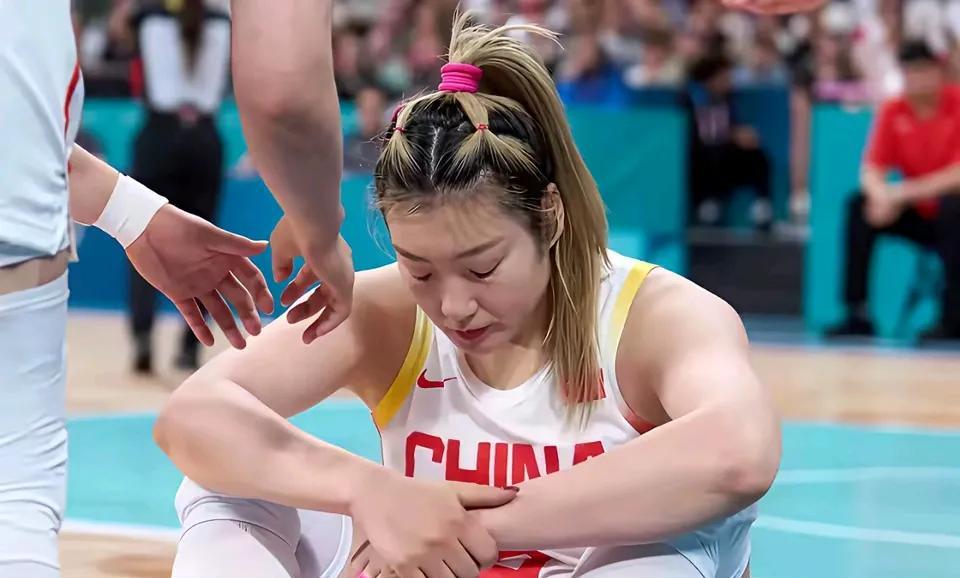 宫鲁鸣承认，李梦因伤将缺席亚洲杯赛。李梦终结国家女篮了吗！
宫鲁主张团队蓝球，不