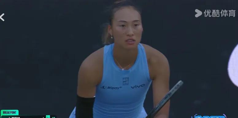 #2025赛季WTA500查尔斯顿站#
3号种子郑钦文在4月5日凌晨进行的女单四