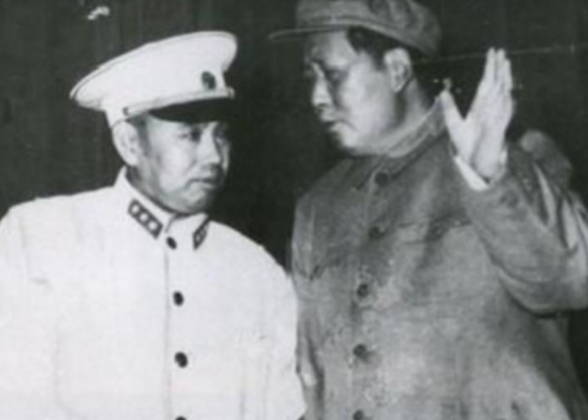 1976年许世友来到毛主席故乡韶山，就在喝酒时，许世友女儿突然上前耳语，许世友听