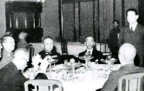 1944年，郭绍绪请日军吃饭，日军大队长坐下后，他大喊：“小二，上菜吧。”话音刚