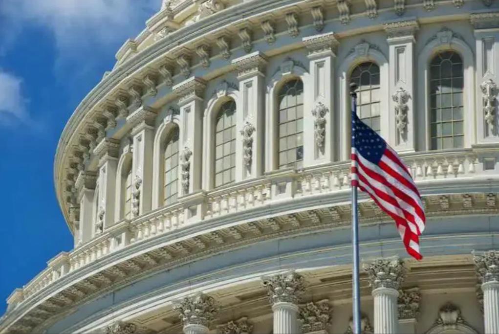 美国新总统想要泽连斯基道歉，公开说岂不是更好？据俄媒报道，美国新总统私下要求泽连