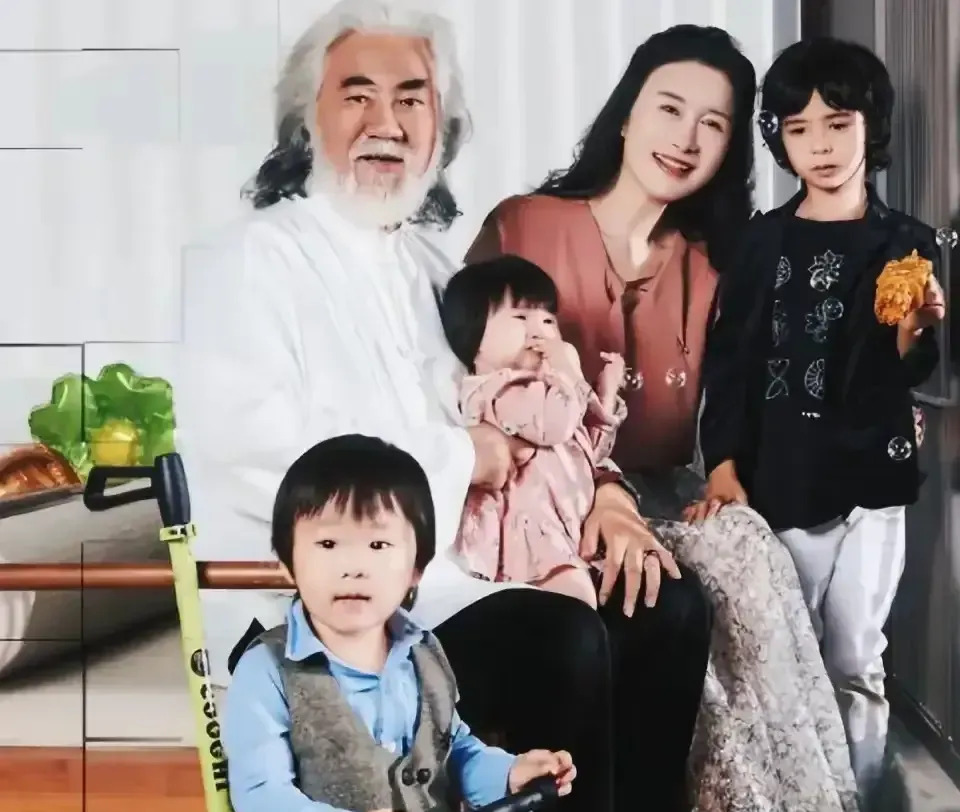 张纪中夸赞妻子杜星霖











我的天哪！你们敢相信吗？张纪中居然说