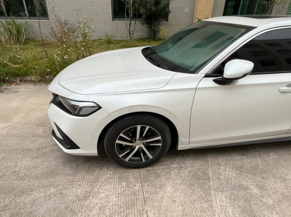 你们的本田思域前保险杠与车身有没有一点点色差