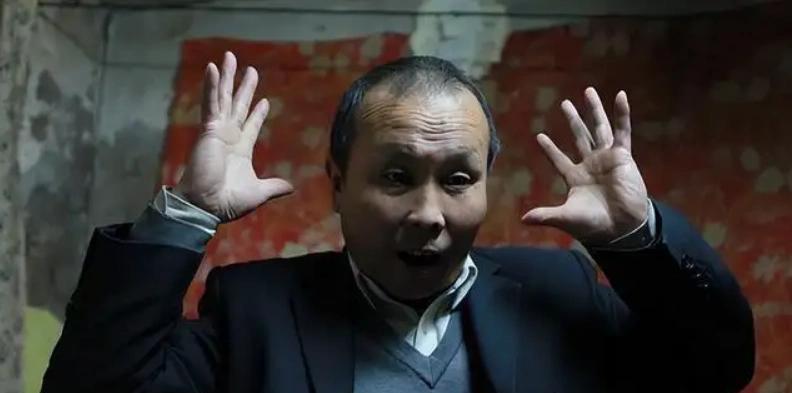“不给我4000万，你们就别想修路！”2003年，北京人张长福死活不同意拆迁，他