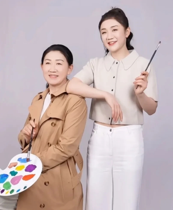 好消息！
期待已久的陈梦，
终于官宣了。

5月2号，陈梦在社交账号上发文宣布参