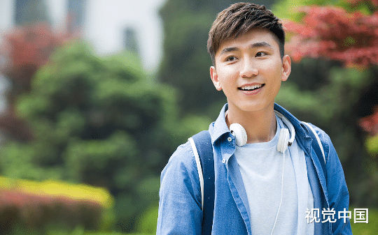 姐姐为假弟弟将我赶出家门，我认首富作奶奶后，她跪求我回家