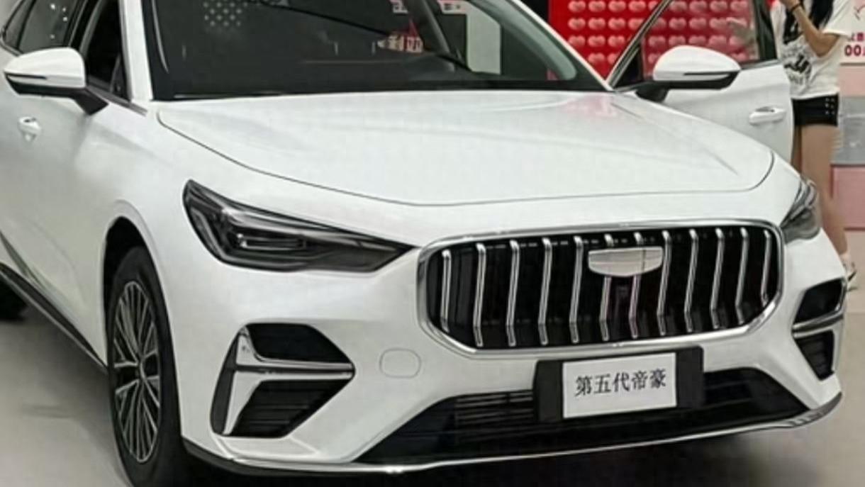 外观很漂亮，内饰上档次，1.5L和1.5T动力，全新吉利帝豪能否畅销