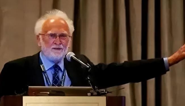美国哈佛大学教授查普曼曾公开表示自己发现了中国人的一个“秘密”，令人震惊！他说：