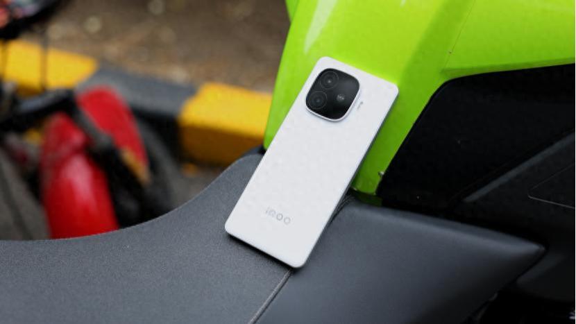 无智商税丨高性价比丨全部经过实测 2025年11月份全价位段手机推荐