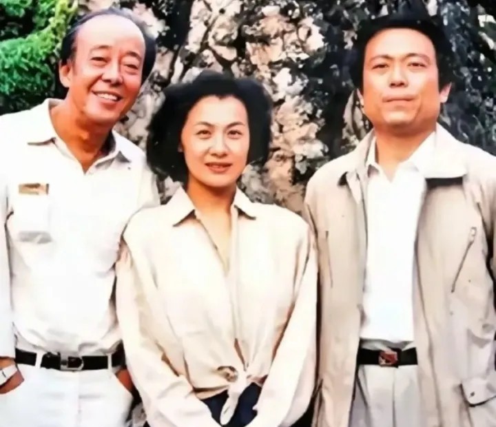 90年代，演员夏天和李媛媛的一张珍贵的留影，可惜李媛媛可英年早逝