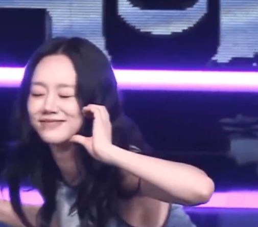 李惠利又跳舞了，看多了她演的剧，差点忘了她是idol出身了！
粉丝见面会，李惠利