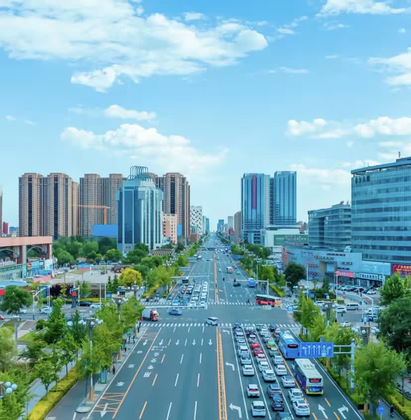 唐山，GDP破万亿，河北独一份。
可这城市面貌，咋就透着一股子朴实劲儿呢？
