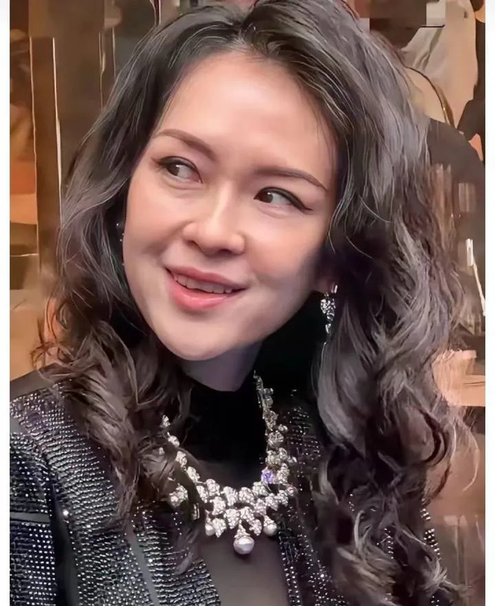 章子怡婚姻给女性的忠告











我的天哪！章子怡的婚姻简直是惊天大