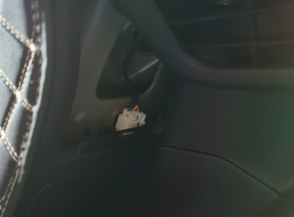 领克06这个车是挺好的，就是有些设计不知道有多少修理工在问候设计师，这个尾灯这样