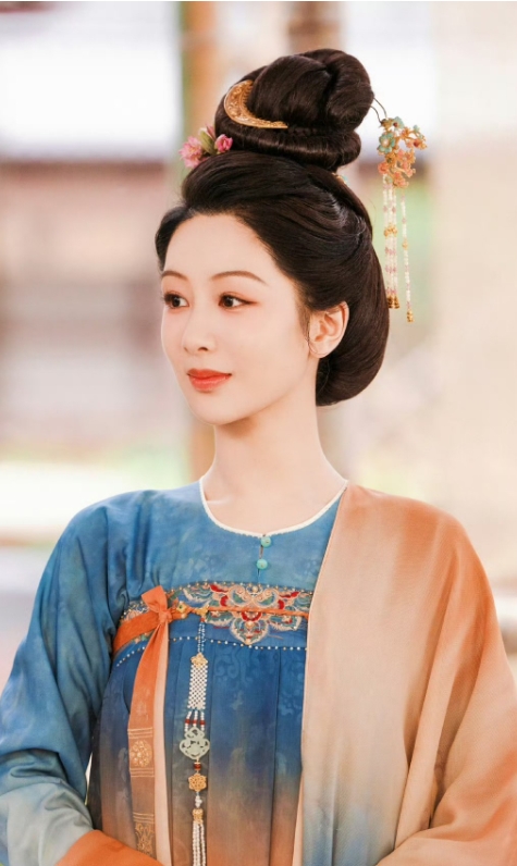 《锦绣芳华》和《书卷一梦》对打
杨紫是压倒性胜利
刘宇宁能后来居上吗

《锦绣芳