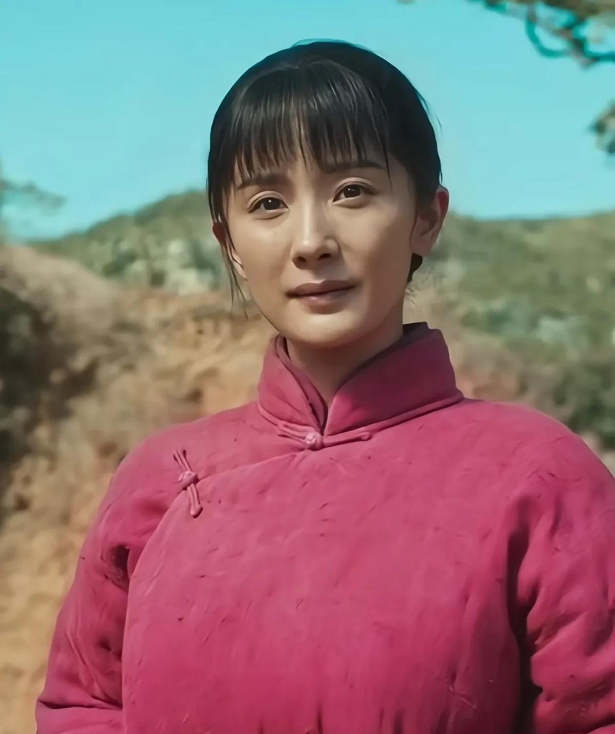 你们不觉得杨幂很让人佩服吗？
这几年出一部作品就被骂一次，却依旧坚持不懈在拍！
