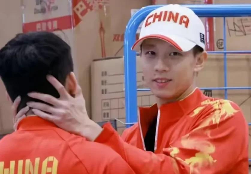 好兄弟就是相互成全，远哥生日林诗栋频频示好。
小石头是真懂事，昨晚林高远更新抖音