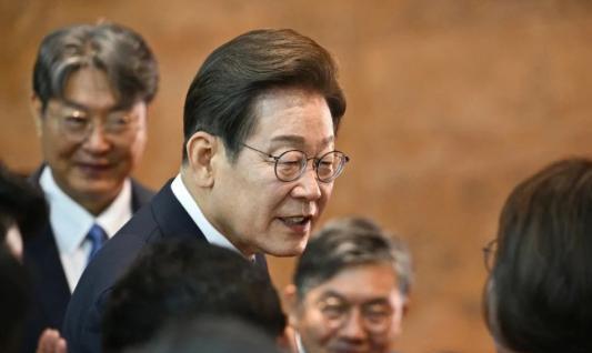李在明刚当选，就对韩军发出了“头号总统令”，中朝的压力来了？6月4日，李在明正式