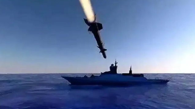 法国护卫舰用舰炮就打爆了胡塞无人机，原来美国是大傻子啊