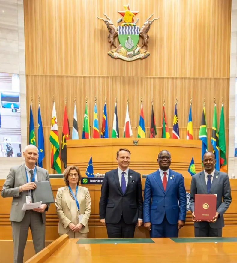 不得不说，波兰虽小，五脏俱全！
随着波兰加入欧盟后，他们的自信心与日俱增，现在也