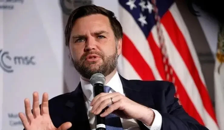 美国打伊朗，竟说是给伊朗机会？











美国副总统万斯说，打伊朗是