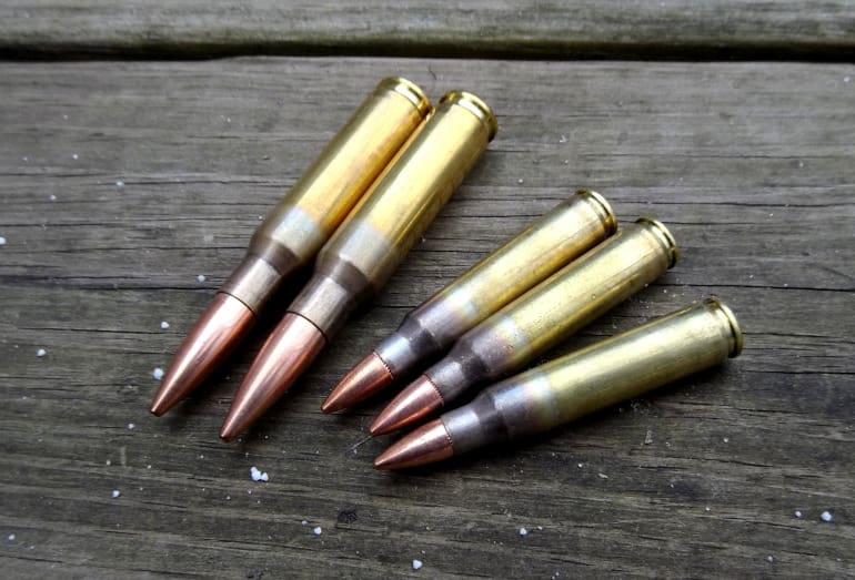 7.62*51毫米北约弹，是北约成员国自50年代起，采用的标准步枪和机枪弹药。