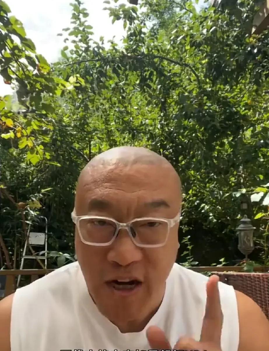 最近马健说的还挺有道理的，虽然有球迷调侃他是第一大钳锋，但不管怎么说，最近说的还