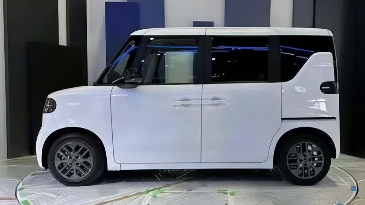 中国制造反向出口！比亚迪K-Car亮相，180公里续航+盘刹+侧滑门