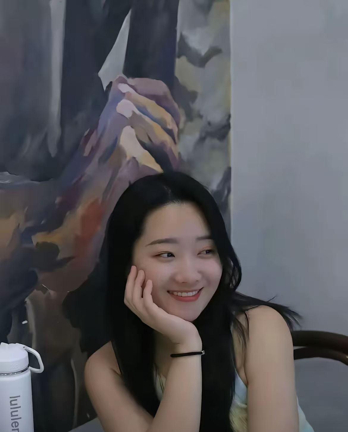 被毒死蛇咬死女子最新后续！男友曝更多细节，两家医院操作，令人迷惑。
事发当天是6