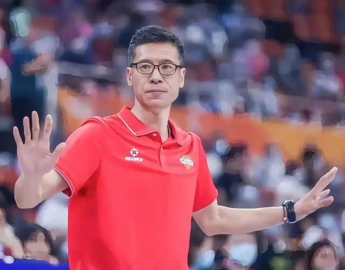 75顶70，女篮最后3分钟翻盘日本！
一句话：最狠那个人坐在场边。
李笋南上任就