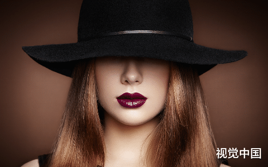 娱乐圈黑莲花何妙妙认祖归宗的第一件事情竟是跟京圈太子爷联姻？太子爷在她的恋综剧场里冷笑：“改剧本！“